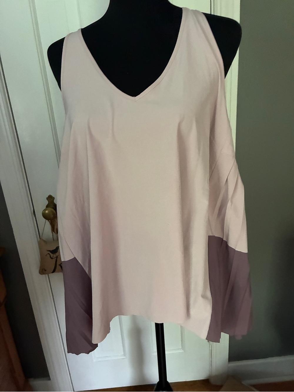 Athleta Two-Tone V-Neck Tank in Light Pink and Mauve